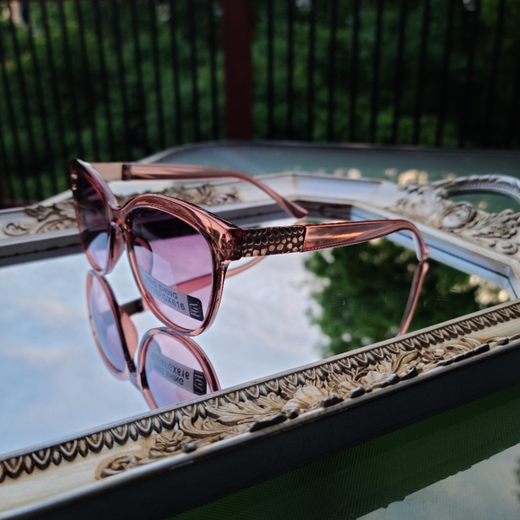 Foster Grant Fashion Sunglasses - Picture 2 of 8